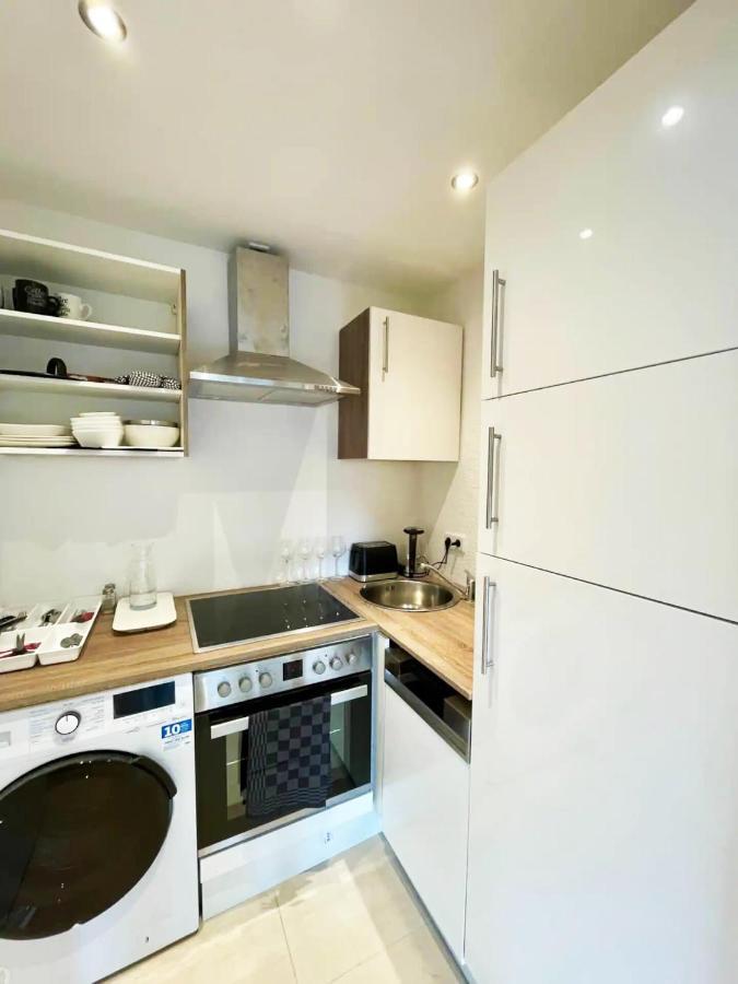 Cozy Apartment With Kitchen + Balcony New! エッセン エクステリア 写真